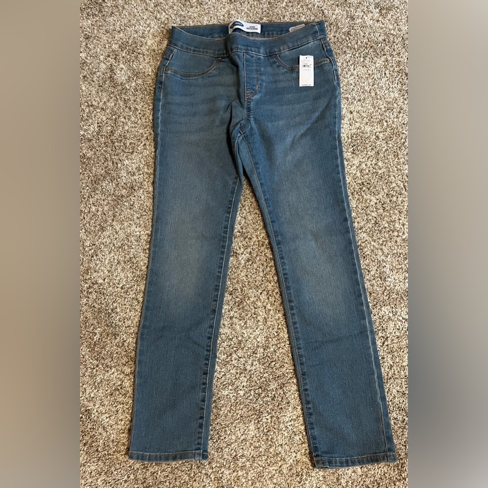 Old Navy Girls pull on skinny jeans, light wash size large (10-12). NWT.